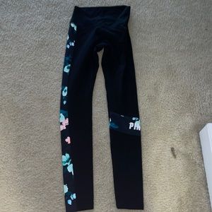 Black floral leggings / Victoria Secret Pink Leggings